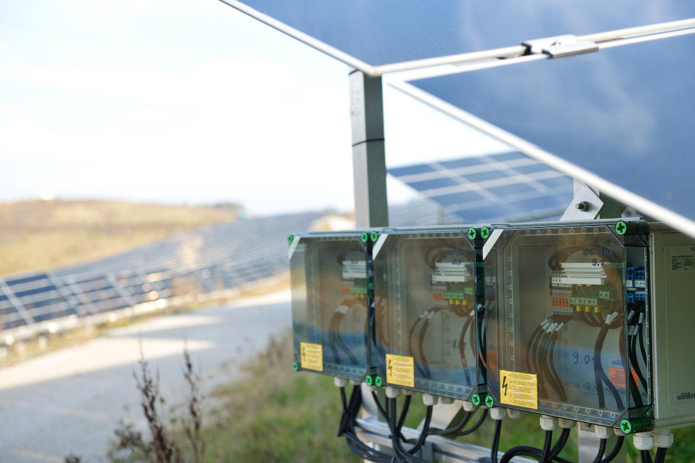 La puissance de sortie des panneaux solaires varie de 250 à 550 W