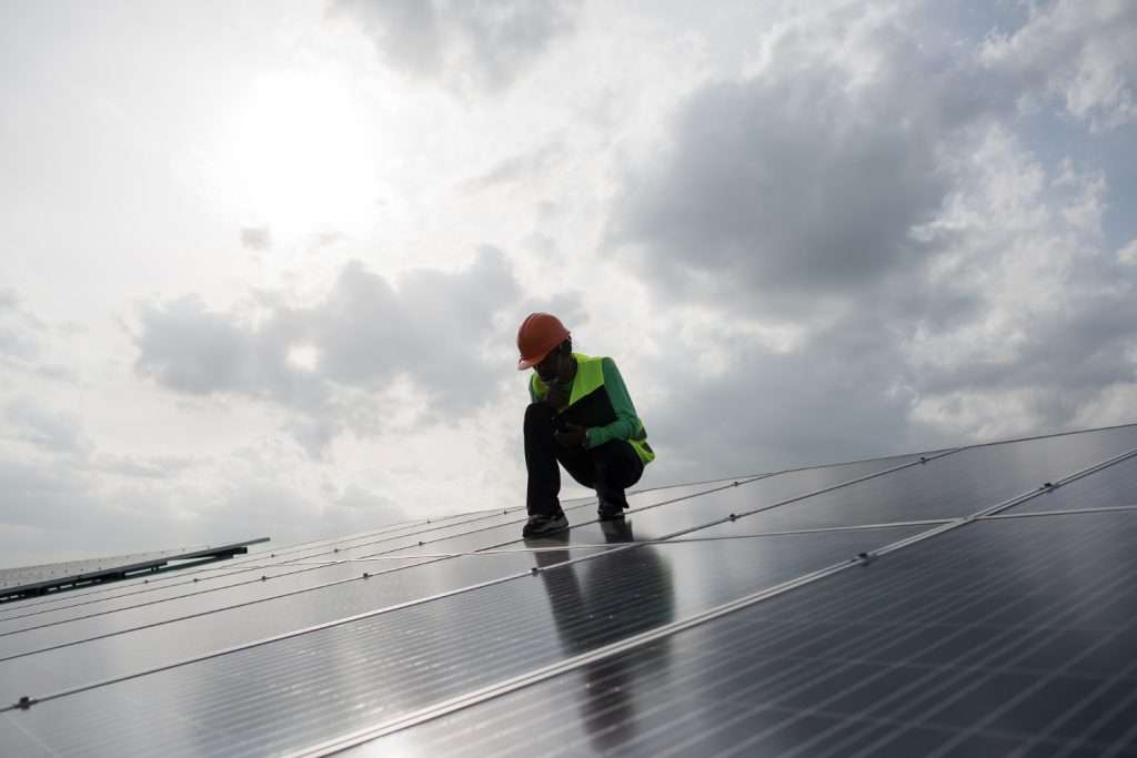 Cómo funcionan las placas solares en una casa - Baratze