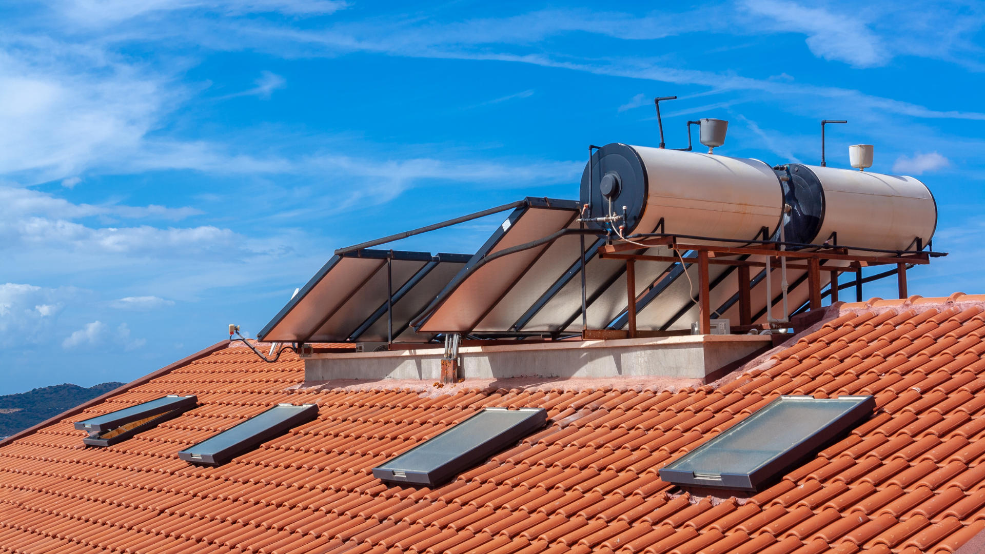 Stockage de l'énergie solaire sur les toits des maisons